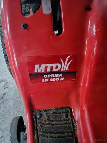 Predam zahradny traktor MTD LN 200 H - 3