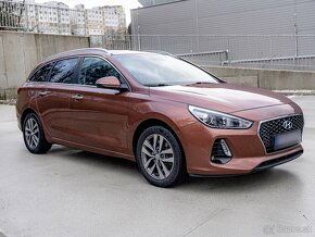 Hyundai i30 combi 1.4i Family + navi + keyless - 3