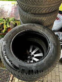 Predám 2x 195/65 r15 zimné pneumatiky - 3