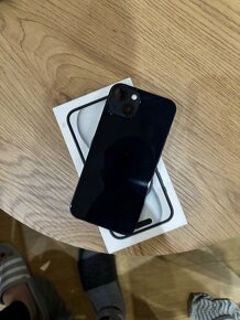 Predám iphon 13 128 gb a ktomu dám iPhone 11 68gb - 3