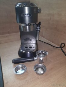 PÁKOVÝ KÁVOVAR Delonghi - Dedica EC685.BK - 3