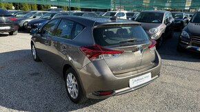 Toyota Auris 1.8 I VVT-i HybridSD Executive - 3