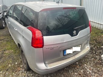 Peugeot 5008 1.6i 115kw, r.7/2011, klima, poškozen motor - 3