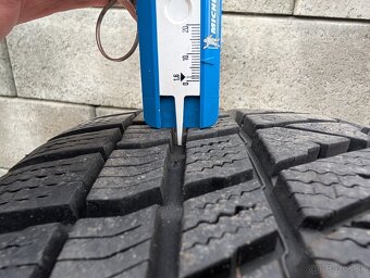 Predám zimné pneu 235/55 R19 - 3