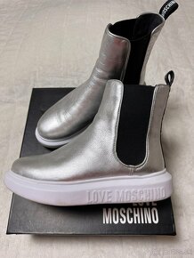 Kožené strieborné workery zn. Love Moschino originál - 3