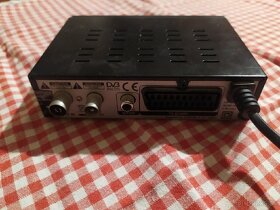 STRONG

SRT5003

Digital Terrestrial Receiver - 3