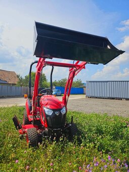 Traktor TYM 194 s medzinap. kosou a celnym nakladacom - 3