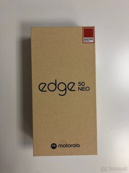 Motorola edge 50 neo PANTONE Poinciana - 3