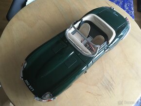 Bburago Jaguar E - Type cabrio, 1961 - 1:18 - 3