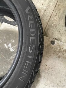 Vredestein 235/45 R17 2x=70€ - 3