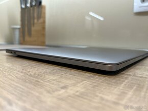 Macbook Pro  15,4 16gb RAM 256 HDD TouchBar 2018 - 3