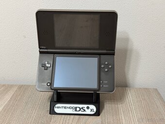 Nintendo DSi XL - 3