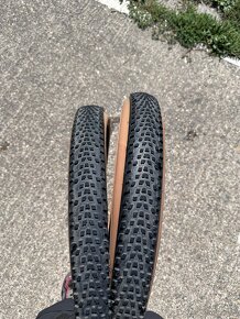 Maxxis Rekon Race 29x2.40" WT EXO plášť, TR, kevlar, tanwal - 3