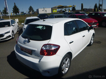 Toyota Auris 1,6i 2012 - 3