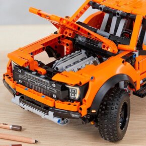 LEGO Technic 42126 Ford F-150 Raptor - 3