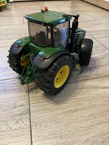 Bruder traktor John Deere - 3