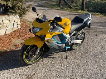 HONDA CBR 600F4 - 3