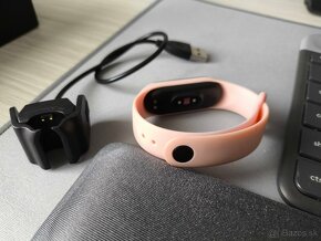 Na predaj PLNE FUNKČNÝ fitness náramok Xiaomi Mi Band 4 - 3