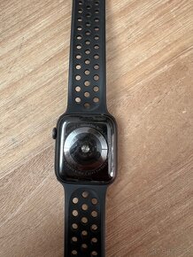 Apple watch 5 nike čierne - 3