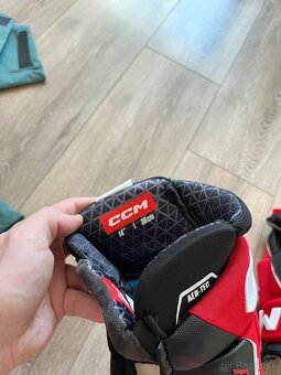 Hokejové rukavice CCM Jetspeed FT6 Pro - Red/Black (14) - 3