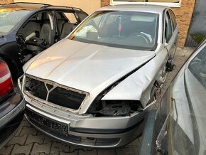 Lacno rozpredám Škoda Octavia II na náhradné diely - 3