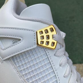 Air Jordan 4 Retro Metallic Gold - 3