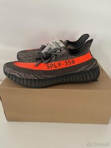 Yeezy 350 V2 Carbon Beluga - 3