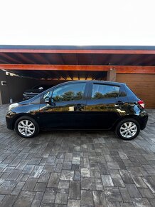 TOYOTA YARIS 1.3 mt6 2013 - 3