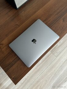 APPLE MACBOOK AIR 13" M1 256GB (2020) / Vesmírne sivý - 3