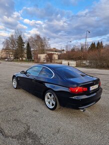 BMW e92 320i coupe manuál - 3