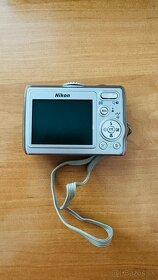 Nikon Coolpix P4 VR - 3