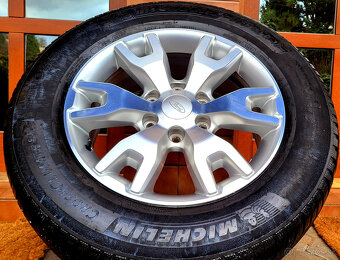 alu R18 5x139,7 orig. Ford Ranger, pneu Michelin 265/60 - 3