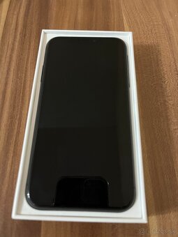 Apple iPhone 11 128GB - 3