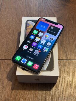 iPhone xs 64GB Silver - 3