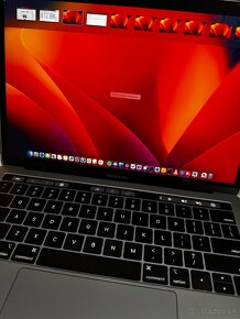 Predám Macbook Pro 13,3” 2019 RAM 16GB SSD 500GB touchbar - 3