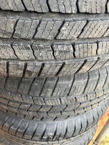 235/75 R15 - 3