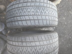 275/40 R20 - 3