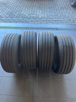 Michelin 235/50 R18 - 3