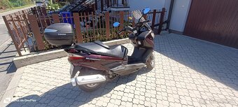 Suzuki Burgman 125 - 3