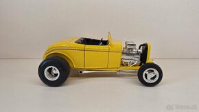 1:18 FORD TRADEMARK - 3