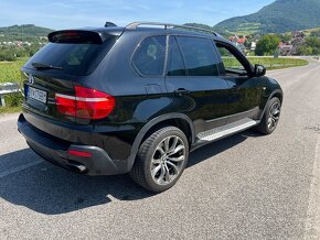 BMW X5 4.8i - 3