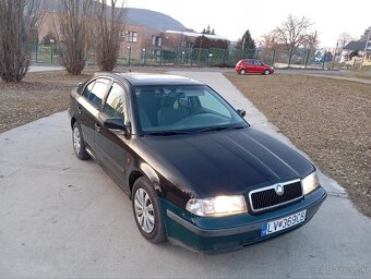 Škoda Octavia 1.8T 92kw Sedan - 3