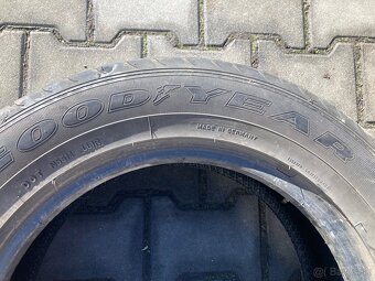 Goodyear 215/60 R16 - 3