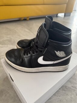 AIR JORDAN 1 MID - 3