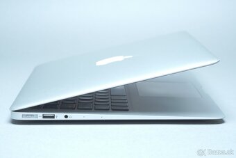 ZÁRUKA/Macbook Air 13.3"/I5 1.3GHZ/4GBRAM/256GB SSD/CZ - 3