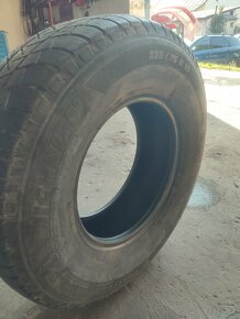 Michelin 235/75 R15 - 3