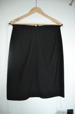 Čierna elastická sukňa s rozparkom, veľ. 40, TOP S - 3
