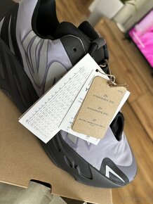 Adidas Yeezy 700 MNVN Geode - 3