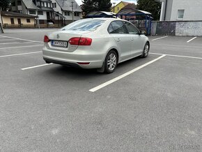 Volkswagen Jetta 2.0TDi CR - 3