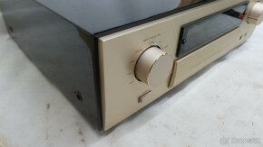 Accuphase C-2810 - 3